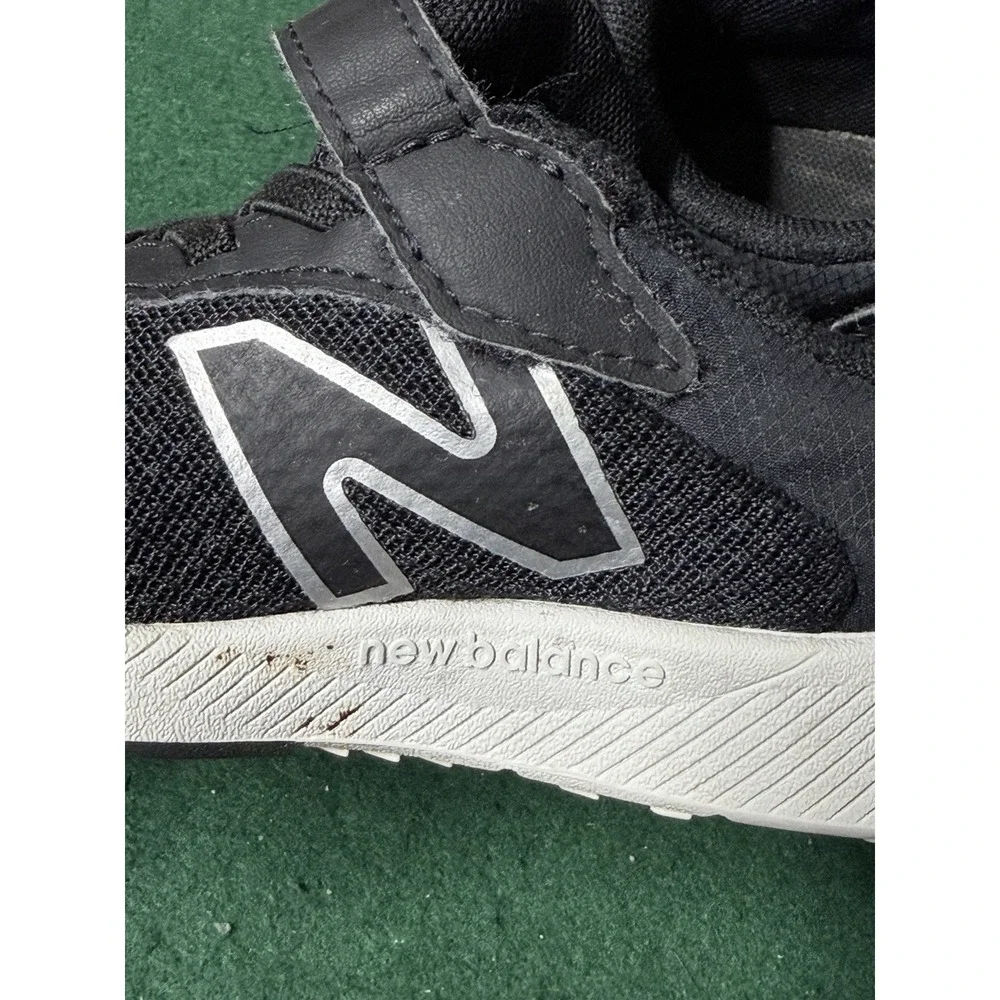 New Balance Kids‎ Black Hook Loop Sneakers Toddler Running Shoes Size 7.5